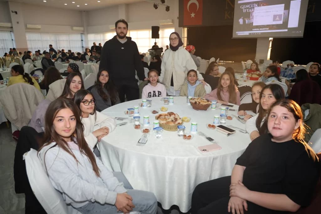 Kandıra'da gençlerden 'Gönül Sofrası' buluşması