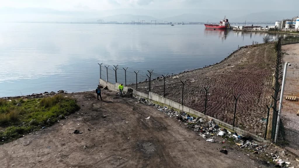 Kocaeli sahilleri Mavi Takım ile temizleniyor