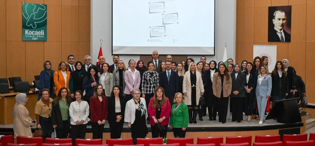 Kocaeli'de 8 Mart Dünya Kadınlar Günü paneli düzenlendi