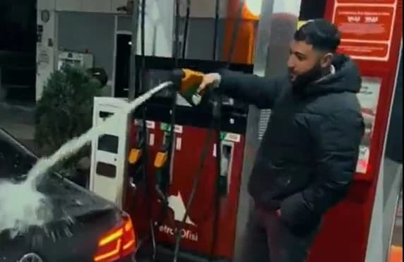 Kocaeli'de akaryakıt istasyonunda akılalmaz olay!