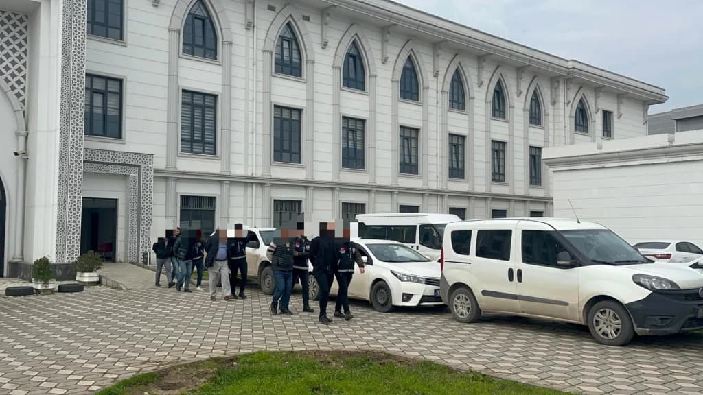 Kocaeli'de Cinayet Zanlıları Adliyeye Sevk Edildi!