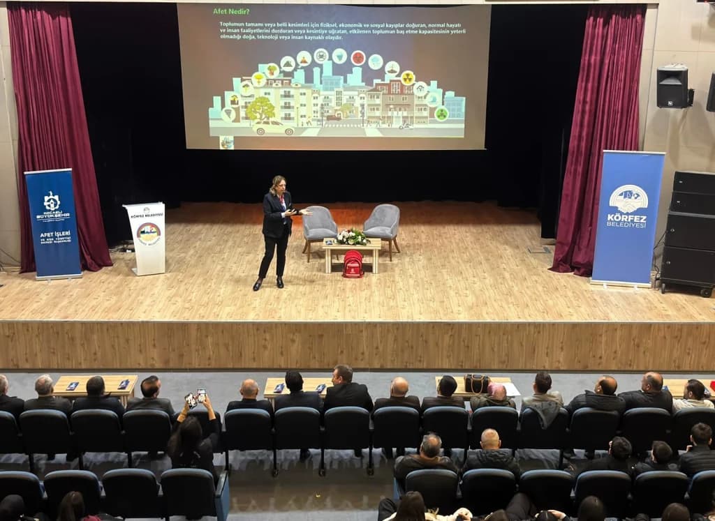 Kocaeli'de Deprem Haftası: Gençlere afet bilinci semineri