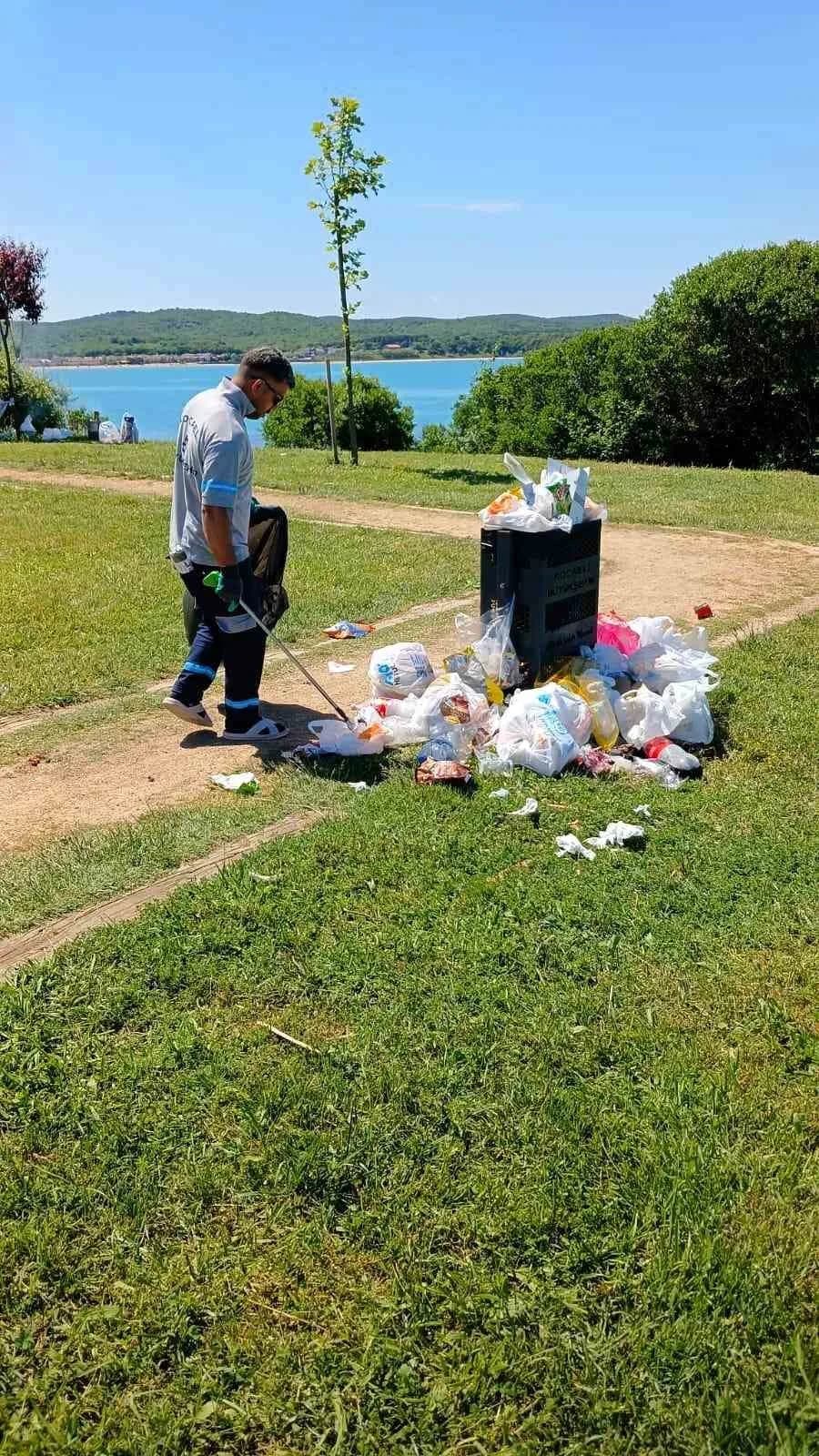 Kocaeli’nin turizm vitrini Kandıra’da 39 ton atık toplandı