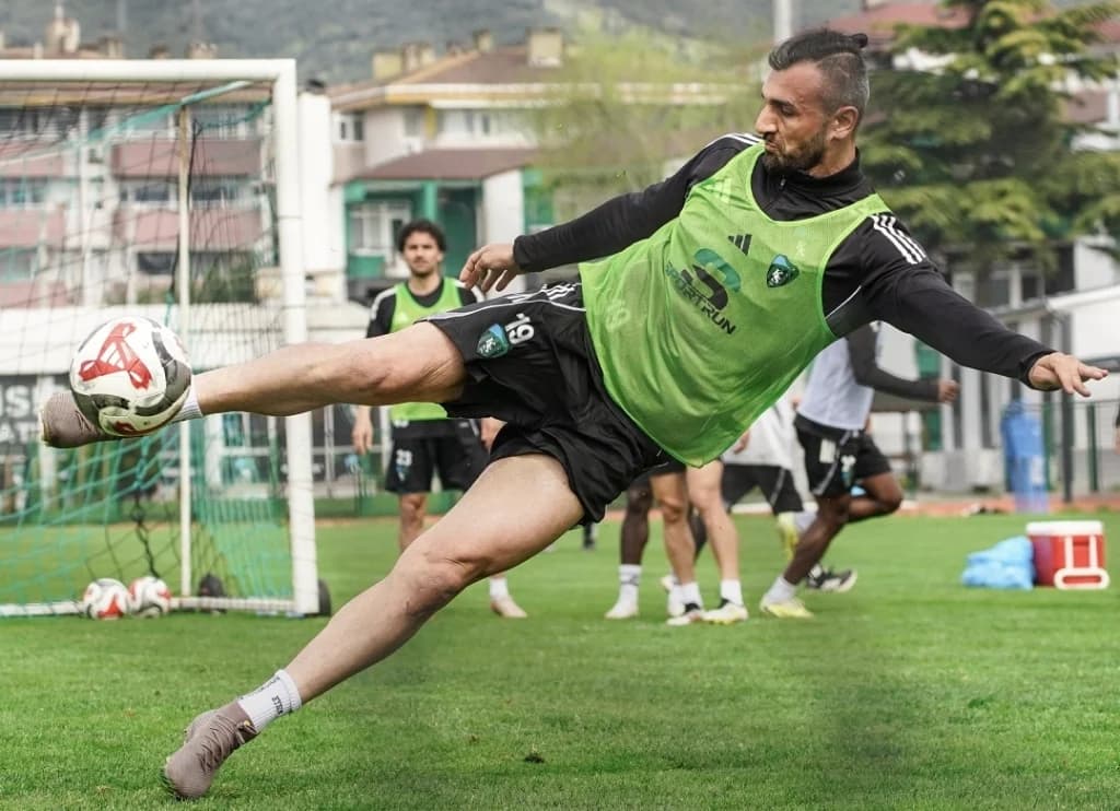 Kocaelispor, Başakşehir'i konuk ediyor