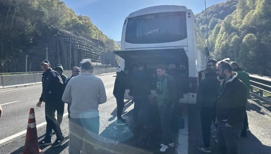 Kocaelispor Taraftarları Yolda Kaldı, Başkan Tepkili