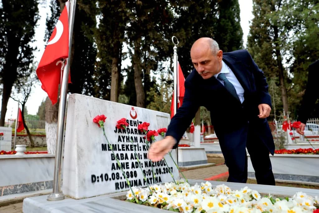 Körfez'de Çanakkale Şehitleri dualarla anıldı