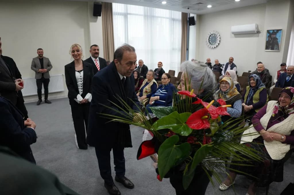 MHP Kocaeli'den Huzurevi Ziyareti