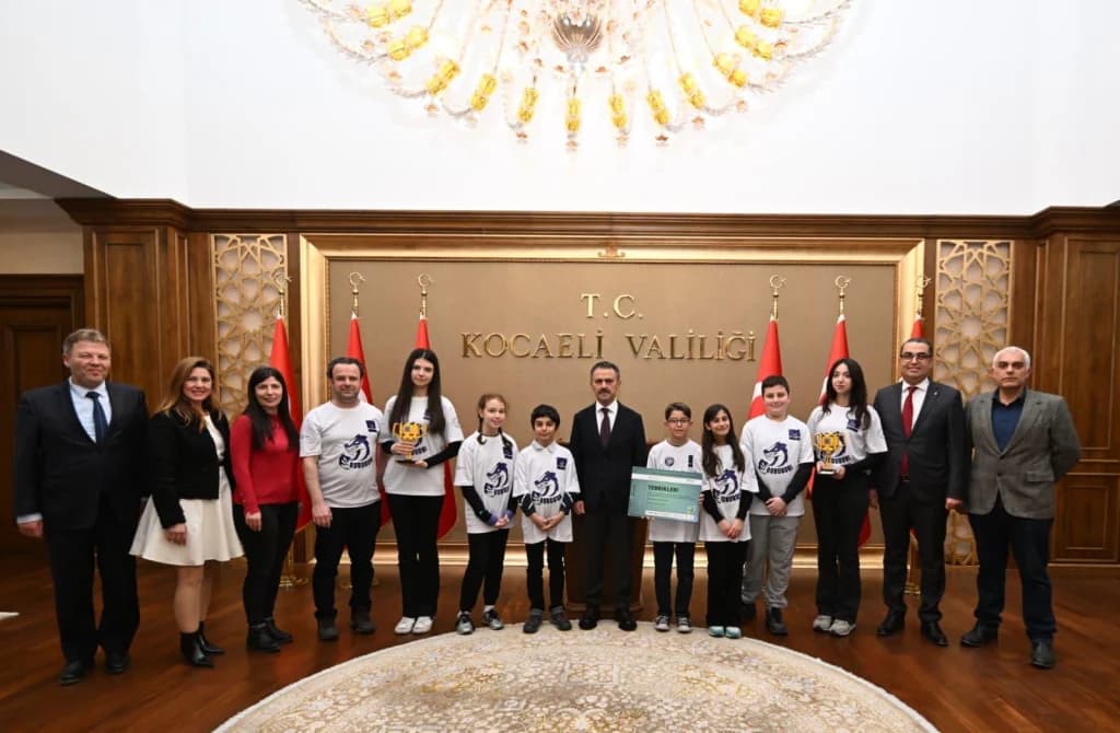 Robogobi Takımı ABD yolcusu: Vali Aktaş'tan tebrik