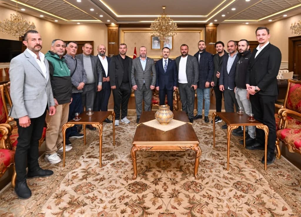 Roman Dernekleri temsilcileri Vali Aktaş'ı ziyaret etti