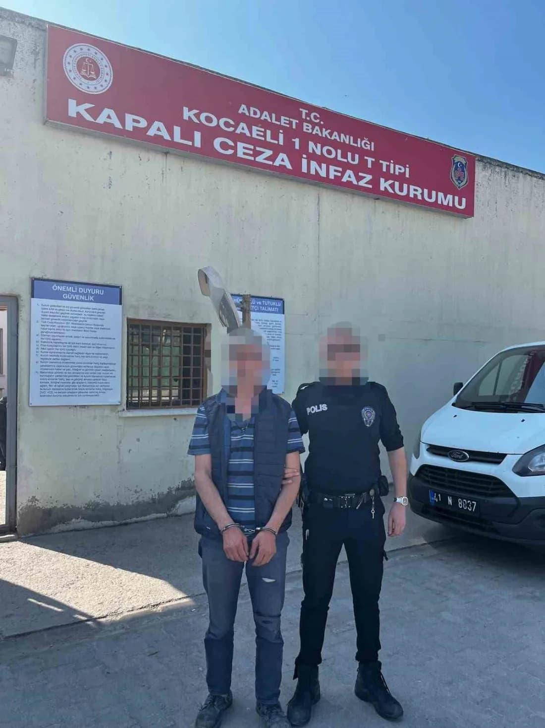Uzaklaştırma kararını hiçe saydı, polise direndi