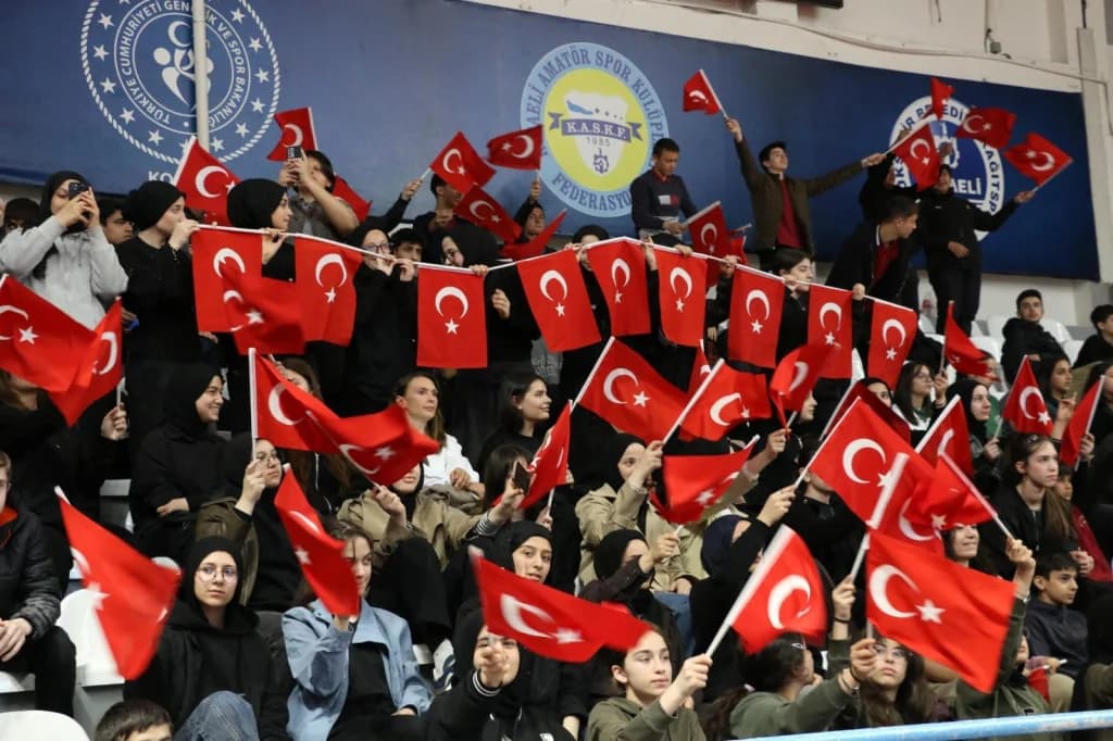 Vali Aktaş, İmam Hatip Spor Oyunları Açılışında